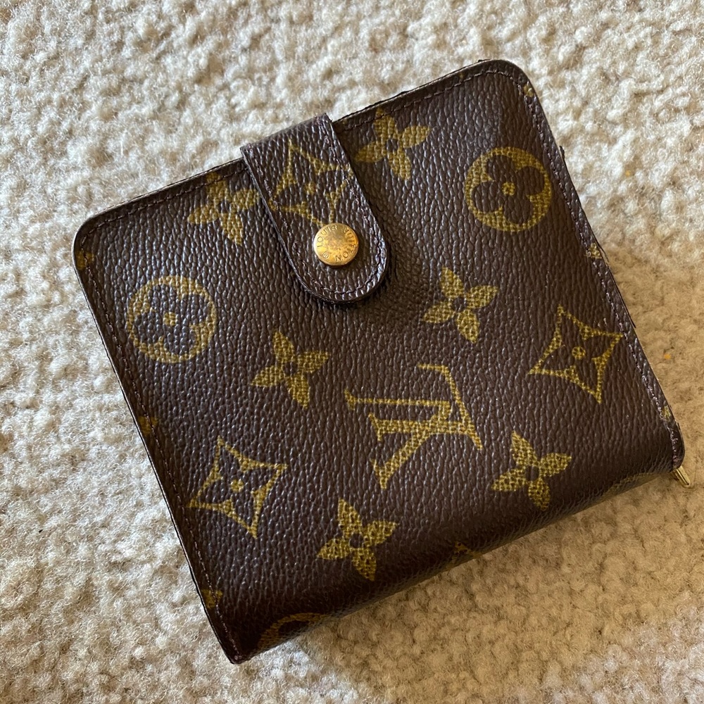 Like new Louis Vuitton wallet